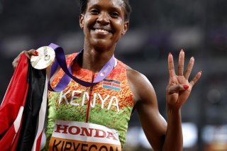 Quatre titres mondiaux sur 1500 m pour Faith Kipyegon KEYSTONE/EPA/FRANCK ROBICHON